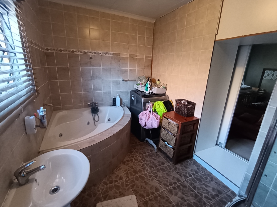 4 Bedroom Property for Sale in Vista Park Free State